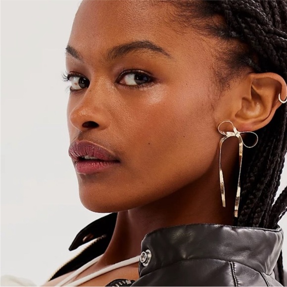 NWOT Free People Gold Bow Earrings (1059) - Picture 2 of 6